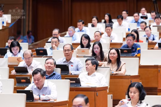 Siết quản lý giá thuốc, ngăn chặn tình trạng mua bán lòng vòng để nâng giá thiết bị y tế