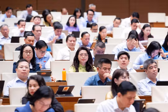 Làm rõ tiền đặt cọc, bảo vệ người mua nhà hình thành trong tương lai