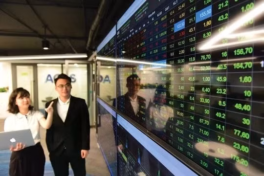 VN-Index dự báo tiếp tục giằng co và rung lắc quanh 1.800 điểm