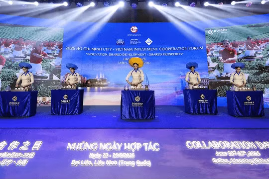 "Ngoại giao mềm" từ không gian văn hoá trà của hệ sinh thái thương hiệu DoiDep bên lề Hội nghị Kinh tế toàn cầu