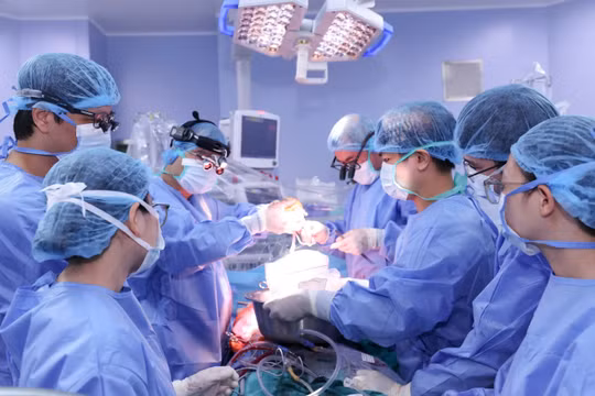 Ghép tim lần thứ hai cho nam bệnh nhân 50 tuổi: Quyết định cân não mở ra cơ hội sống cho người bệnh