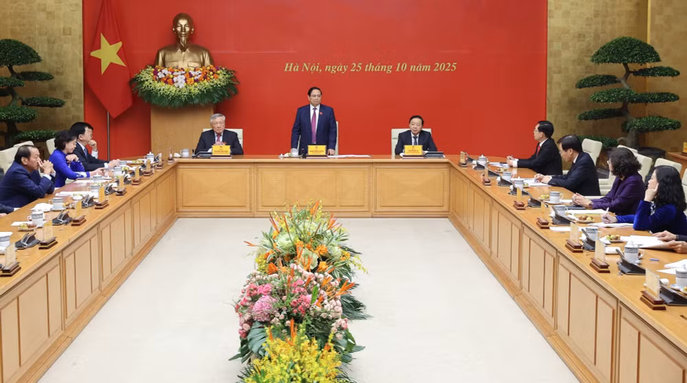 Thủ tướng chủ trì phiên họp Chính phủ về các nhiệm vụ trọng tâm tới cuối năm- Ảnh 3.