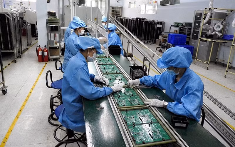 Sản phẩm nhập khẩu từ Trung Quốc chủ yếu là máy móc, thiết bị, dụng cụ, phụ tùng và nguyên phụ liệu phục vụ sản xuất công nghiệp. Ảnh: BBN