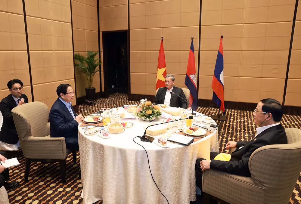 Ba Thủ tướng Việt Nam, Campuchia, Lào: Việc giữ gìn và phát huy truyền thống đoàn kết, gắn bó giữa 3 nước càng cần thiết và quan trọng trong bối cảnh hiện nay- Ảnh 2.
