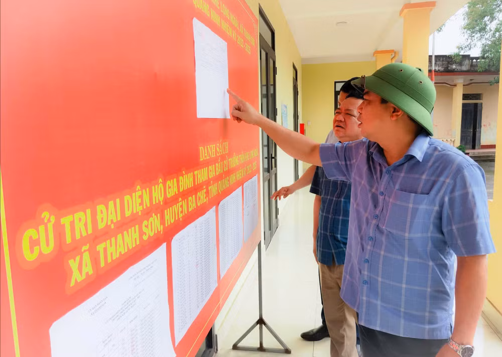 Trưởng thôn là người hoạt động không chuyên trách ở thôn, làng, ấp, bản, buôn, bon, phum, sóc… (gọi chung là thôn). Đây là đơn vi hành chính được tổ chức ở dưới xã. (Ảnh minh hoa