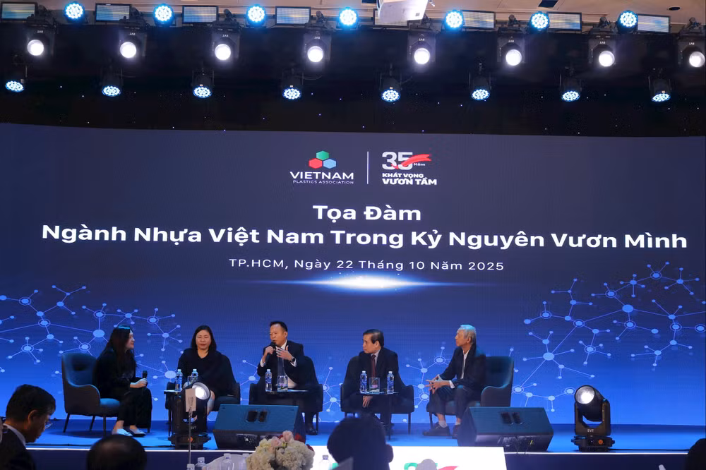 Ông Đinh Đức Thắng – Chủ tịch Hiệp hội Nhựa Việt Nam tại toạ đàm “Ngành Nhựa Việt Nam trong kỷ nguyên vươn mình”