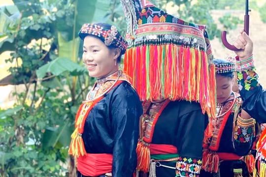 Độc đáo đám cưới của người Dao ở Lục Yên