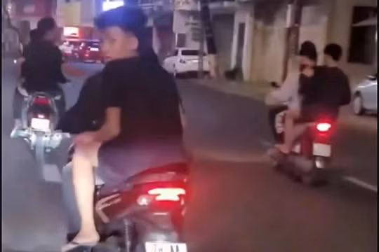 Nha Trang: Truy xét nhóm thanh niên cầm hung khí, chạy xe máy lạng lách trên đường phố