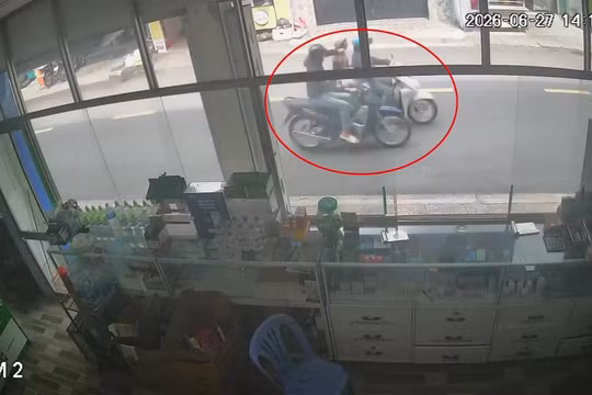TP HCM: Bắt giữ đối tượng cướp giật dây chuyền vàng của người đi đường 