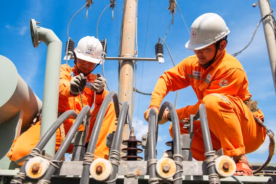 Bộ Công Thương đặt mục tiêu tiết kiệm tối thiểu 10% điện trong mùa nắng nóng 2026