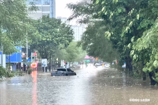 Mưa lớn bao trùm Bắc Bộ, nhiều địa phương đối mặt nguy cơ ngập lụt