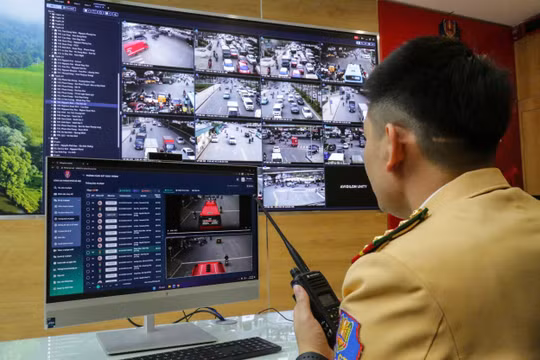 Hơn 12.800 phương tiện bị camera AI phát hiện vi phạm ở Hà Nội. Ảnh: CSGT