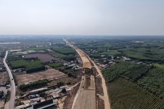 Ưu tiên dự án đầu tư kết cấu hạ tầng đồng bộ, hiện đại trên các hành lang vận tải