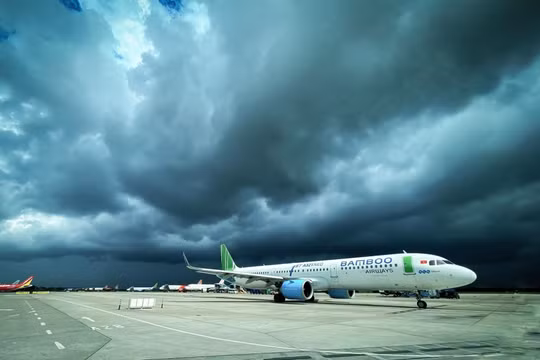 Thời tiết nguy hiểm ảnh hưởng đến hoạt động khai thác tại sân bay Nội Bài