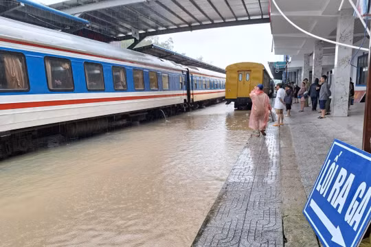 Tạm dừng khai thác tàu khách liên vận Gia Lâm - Nam Ninh (Trung Quốc)