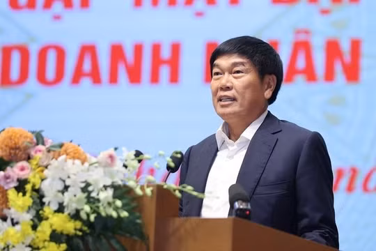 Đón ngày Doanh nhân Việt Nam 13/10: Chỉ tỷ phú Trần Đình Long có 'quà'