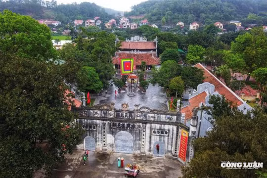 Hải Phòng đang triển khai xây dựng các sản phẩm du lịch đặc trưng gắn với bản sắc văn hóa, lịch sử và tài nguyên biển đảo, nông nghiệp, nông thôn; phát huy giá trị và vai trò động lực của Cát Bà, Đồ Sơn, Côn Sơn - Kiếp Bạc trong phát triển kinh tế xanh, du lịch bền vững, lan tỏa hình ảnh thành phố Cảng văn minh, thân thiện, đáng sống. (Ảnh: Khu di tích văn hóa lịch sử Côn Sơn - Kiếp Bạc)