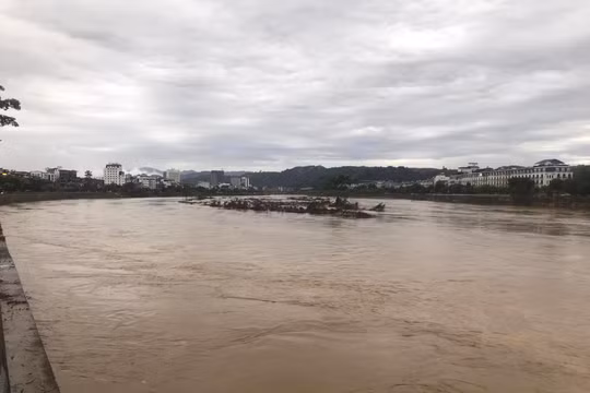 Nước lũ dâng cao (ảnh minh hoạ).