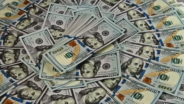 Giá USD sáng 27/7 giảm khi mối lo ngại lạm phát tăng lên