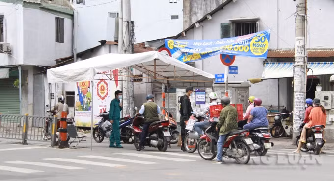 Lực lượng làm nhiệm vụ chốt trực 24/24.
