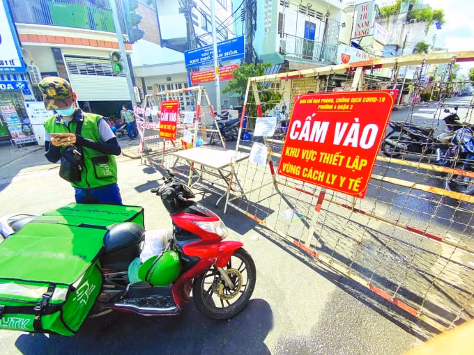 Các shipper phải đeo thẻ và chỉ được hoạt động trong một khu vực nhất định.