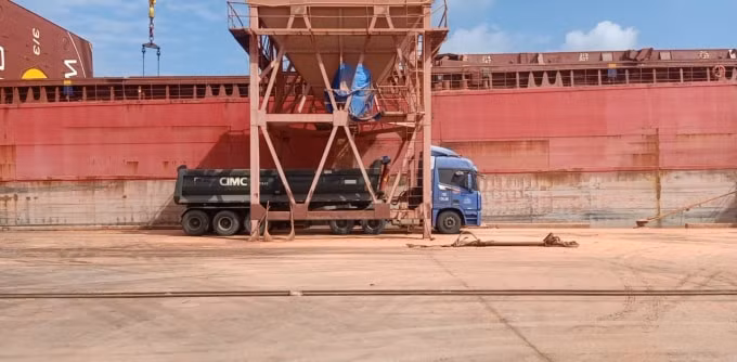 PVFCCo - Làm hàng tàu kali nhập khẩu.