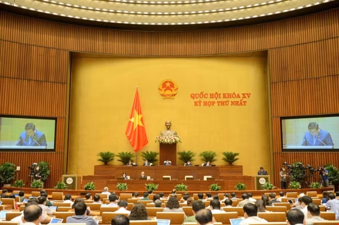 Quốc hội nghe Tờ trình về kế hoạch đầu tư công trung hạn giai đoạn 2021-2025.