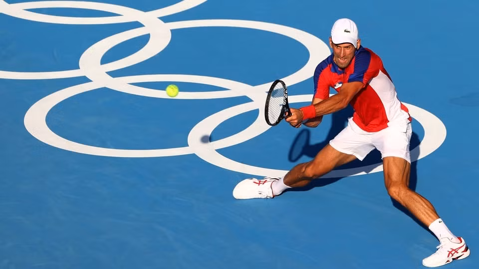 Tay vợt Djokovic vào vòng 2 Thế vận hội Olympic Tokyo 2020. Ảnh: Reuters