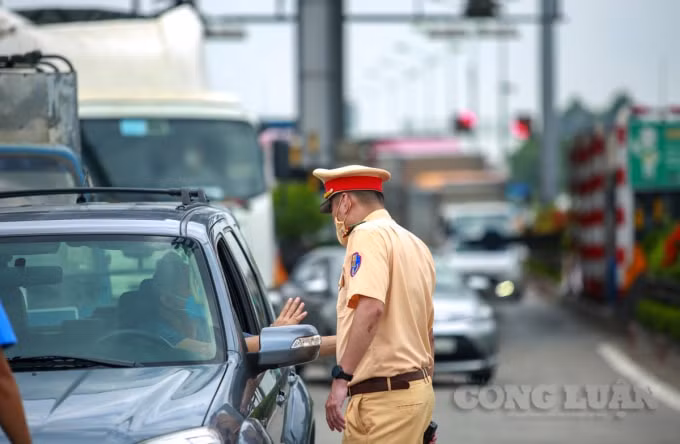 Trong buổi sáng nay 24/7, có đến 80% phương tiện phải quay đầu xe khi đến chốt kiểm soát cao tốc Pháp Vân - Cầu Giẽ - Lực lượng CSGT thông tin thêm.
