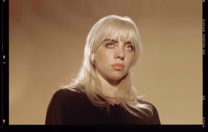 Billie Eilish cũng đem về cho mình số tiền khủng nhờ hát chính những sáng tác của mình.