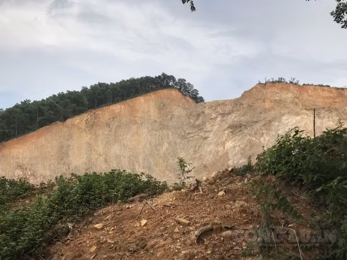 Một khu vực đồi rộng lớn đã bị san phẳng tại xã Quang Tiến (TP.Hòa Bình, Tỉnh Hòa Bình)