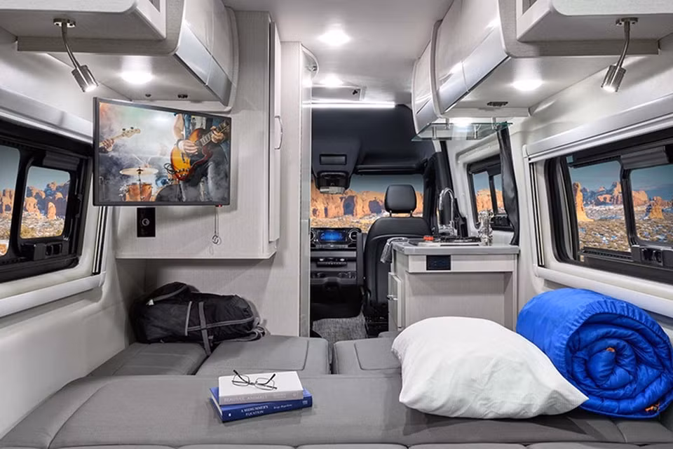 Mercedes-Benz Sprinter. Ảnh: Thor Motor Coach