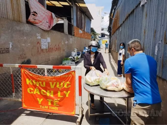 Ông Luận làm rất nhiều việc ý nghĩa nhưng chỉ nhận mình là “cá cơm” trong số những người làm thiện nguyện