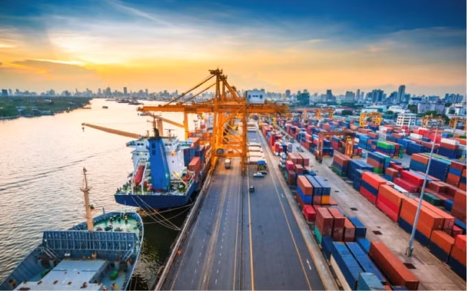 Thị trường biến động mạnh, nhiều cổ phiếu cảng biển, logicstics vẫn đứng khá vững trước thị trường.