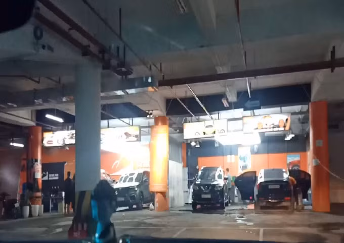 Hệ thống chăm sóc xe hơi ngay bên dưới hầm gửi xe
