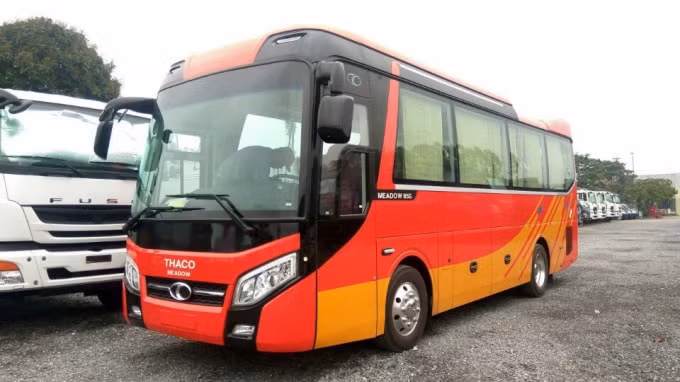 Cùng với việc hỗ trợ 10 chiếc xe để đón người dân về quê tránh dịch, Công ty CP Ôtô Trường Hải Chu Lai còn hỗ trợ bộ test nhanh Covid-19.
