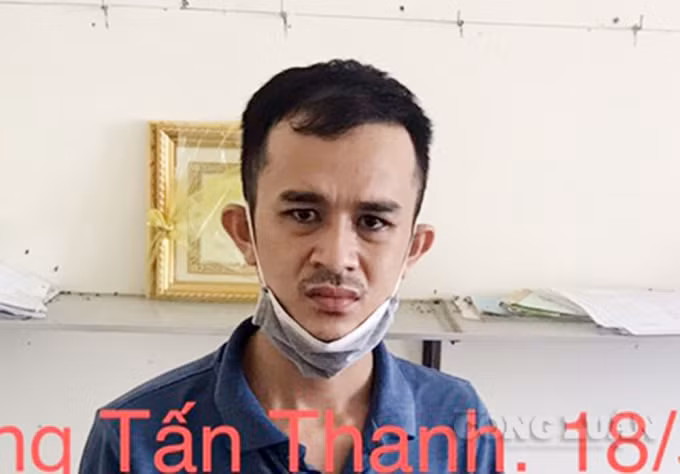 Đối tượng Lương Tấn Thanh tại cơ quan công an An Giang - Nguồn: Tiến Tầm