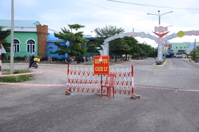 Hình ảnh một khu vực ở thị xã An Nhơn bị phong tỏa vì Covid-19. Ảnh: kinhtedothi.vn