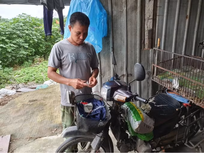 Người lao động tự do mắc kẹt, khốn khổ ở Thủ đô trong dịch Covid-19. Ảnh: Đức Anh.