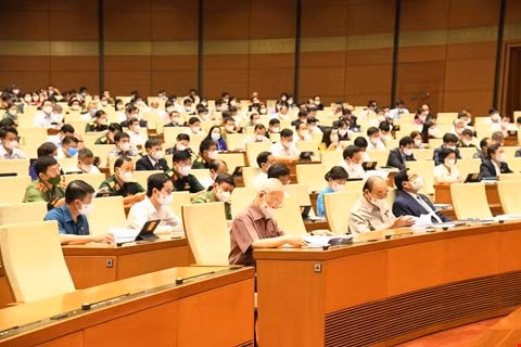 Các đại biểu tham dự phiên họp.