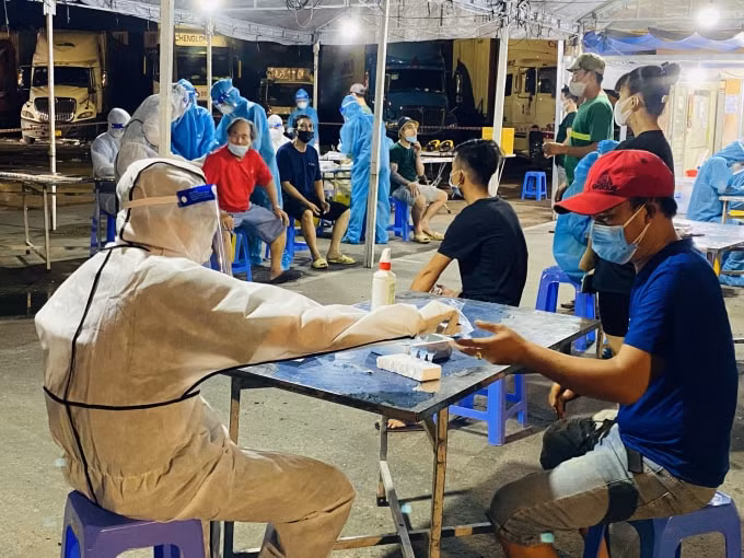 Chương trình quyên góp hỗ trợ các Y - Bác sĩ trên tuyến đầu chống dịch của Hội Nhà báo TP. HCM sẽ kết thúc trước 16g00 ngày 26/7 - Ảnh: HCDC.