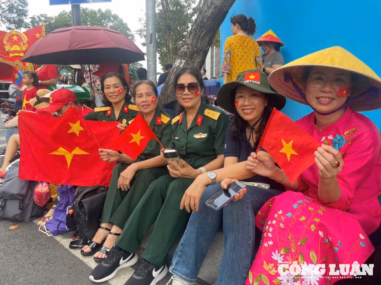 nguoi-dan-tphcm-xep-hang-5.jpg