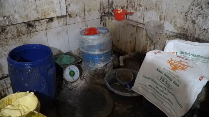 lai phat hien co so san xuat banh keo ban tai thu phu la phu hinh 2