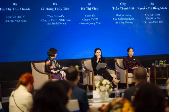 ceo ippg doanh nhan le hong thuy tien tiep tuc nhan giai bong hong vang lan 3 hinh 2