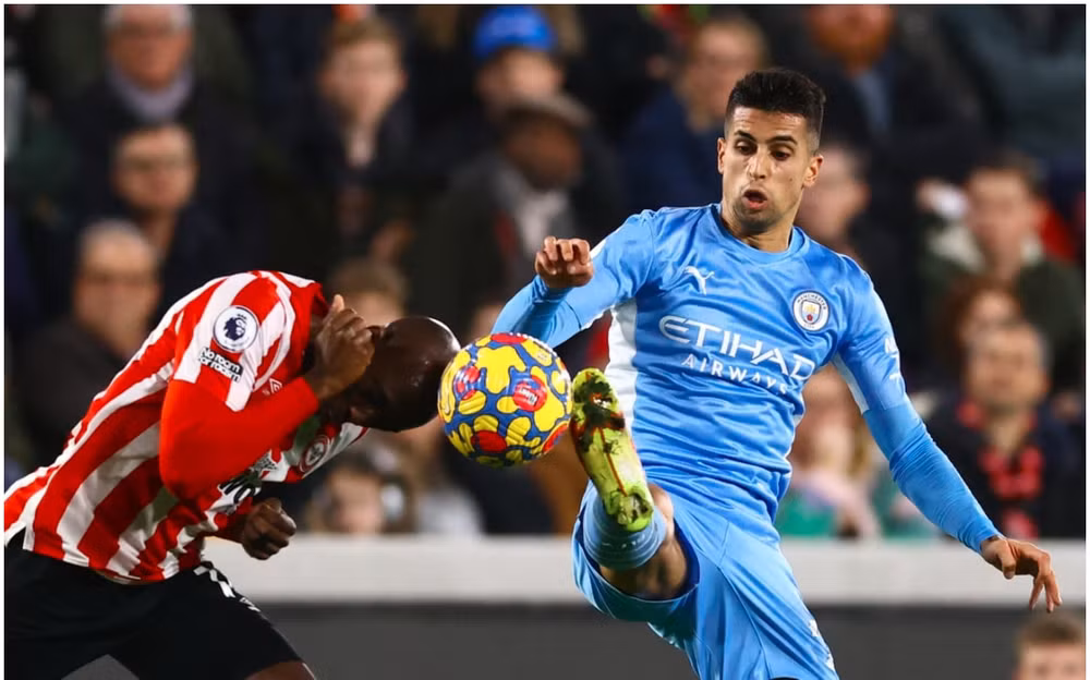 man city de bep brentford o vong 20 ngoai hang anh 2020 21 hinh 6