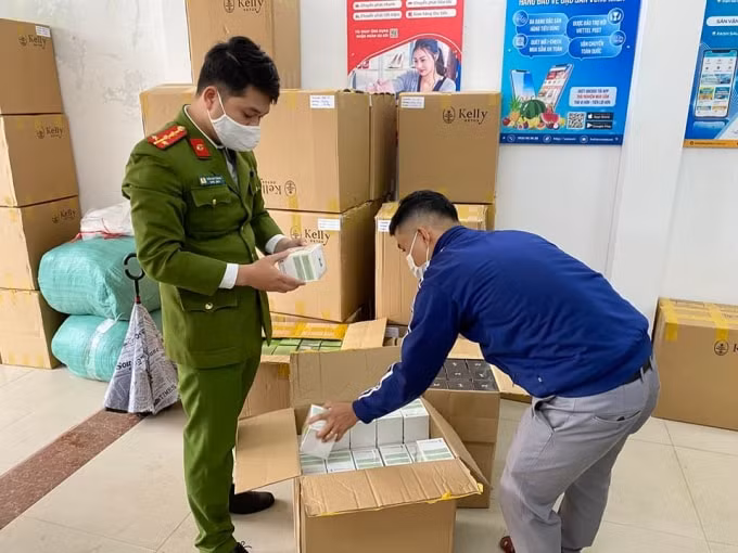 thu giu hon 300000 goi thuc pham chuc nang giam can khong ro nguon goc hinh 1