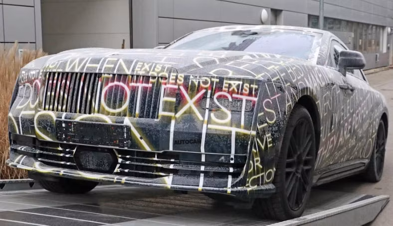 rolls royce spectre duoc bat gap dang chay thu nghiem tren duong hinh 5