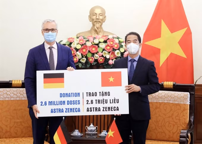 nhin lai nam 2021 chinh phu vuot gian lao trong bao dich covid 19 hinh 3