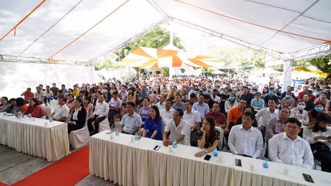 Toàn cảnh Ngày hội việc làm do Tập đoàn Sun Group phối hợp với Trung tâm Dịch vụ việc làm Kiên Giang tổ chức.