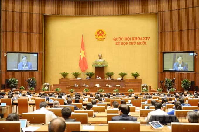 Quang cảnh phiên họp quốc hội sáng nay (17/11).